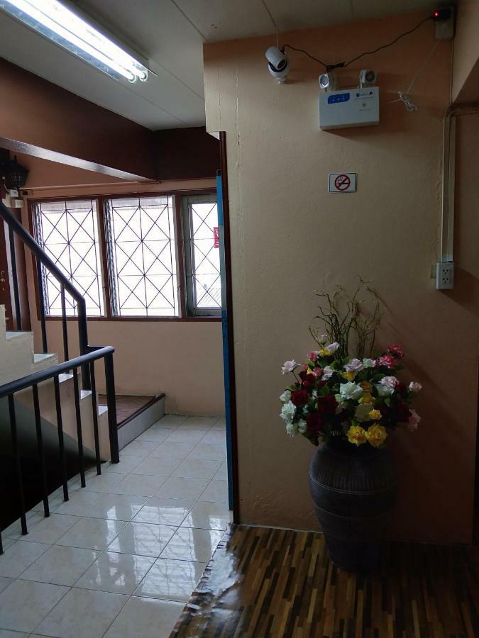Ruan Ben Ja Don Mueang,Bangkok Hostel Exterior foto